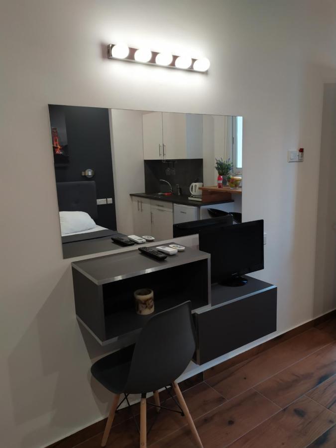 Takis Apartments Айя Напа Екстериор снимка